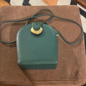 Vintage Ande’ Elegant Green Leather Crossbody Bag with Unique Boxy Shape